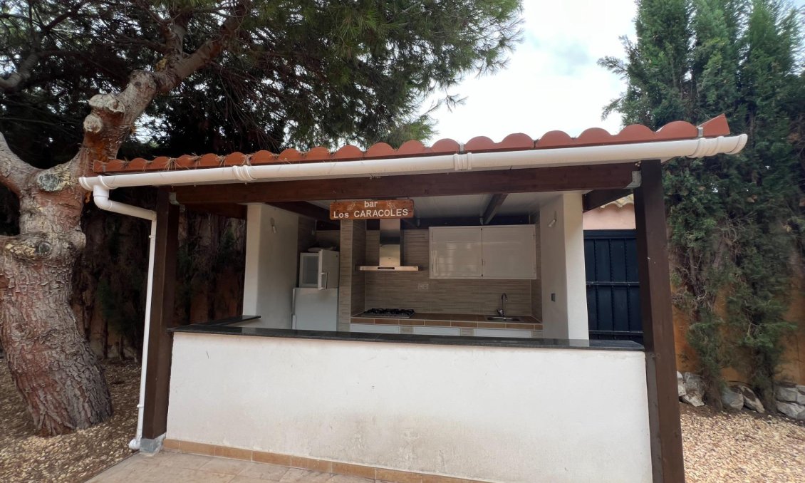 Resale - Villa -
Dolores - Cmno. Escorredor