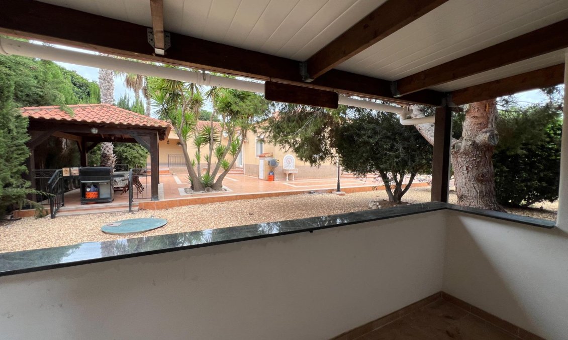 Resale - Villa -
Dolores - Cmno. Escorredor