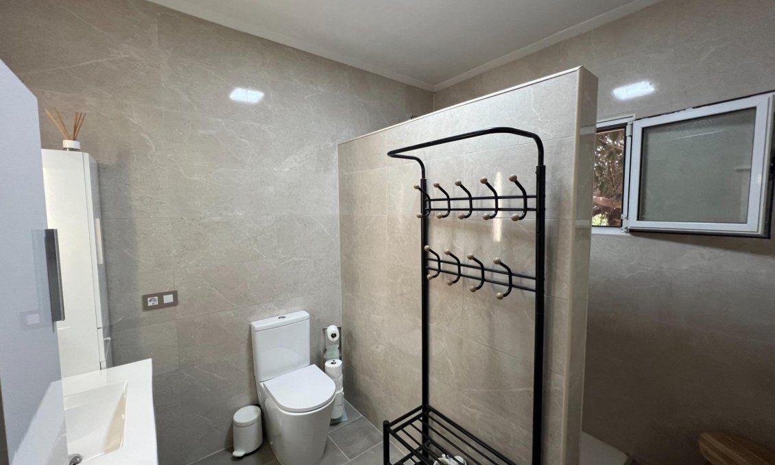 Resale - Villa -
Dolores - Cmno. Escorredor