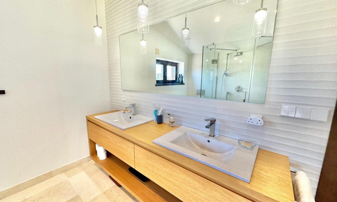 Wiederverkauf - Villa -
Dolores - Comunidad Valenciana