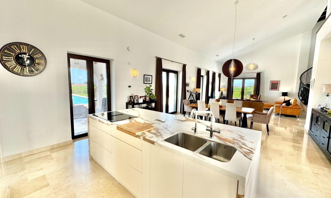 Wiederverkauf - Villa -
Dolores - Comunidad Valenciana