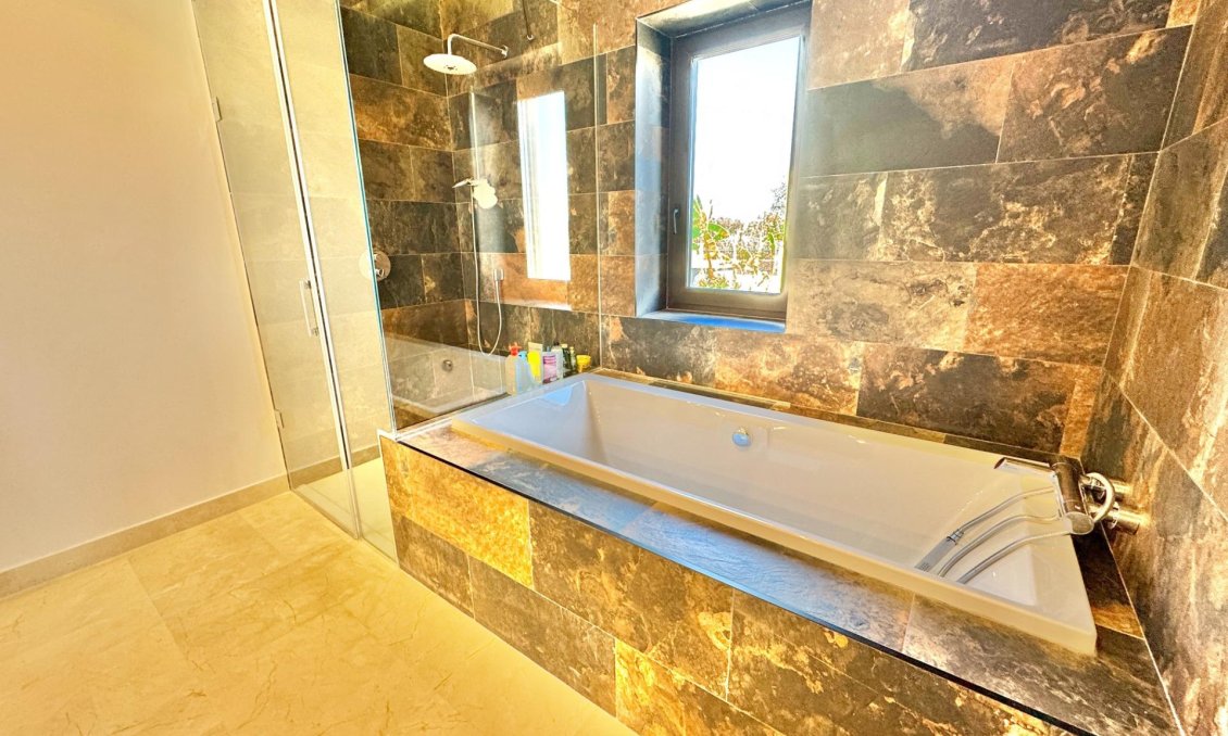 Wiederverkauf - Villa -
Dolores - Comunidad Valenciana