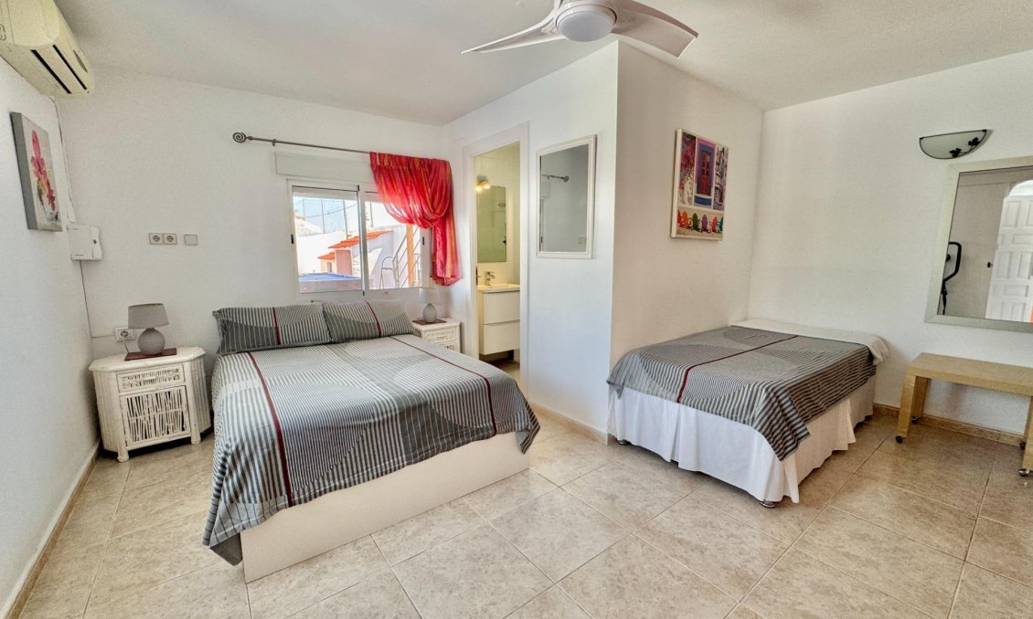 Wiederverkauf - Villa -
Dolores - Comunidad Valenciana