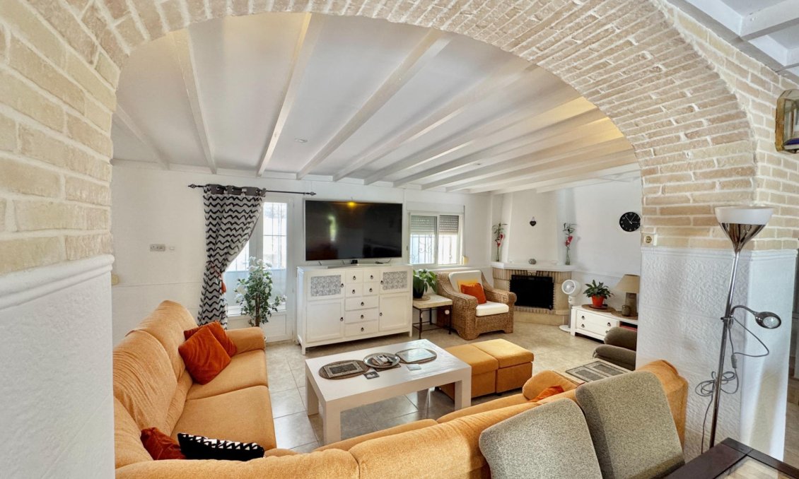 Wiederverkauf - Villa -
Dolores - Comunidad Valenciana