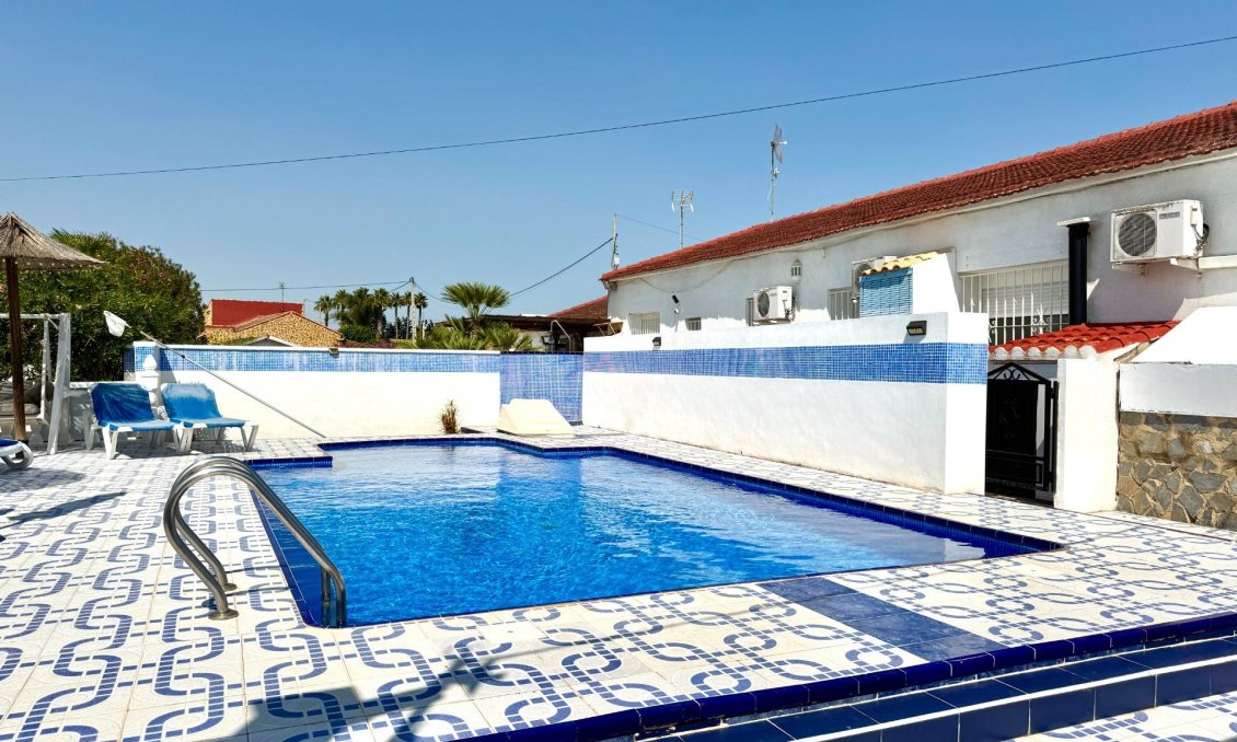 Wiederverkauf - Villa -
Dolores - Comunidad Valenciana