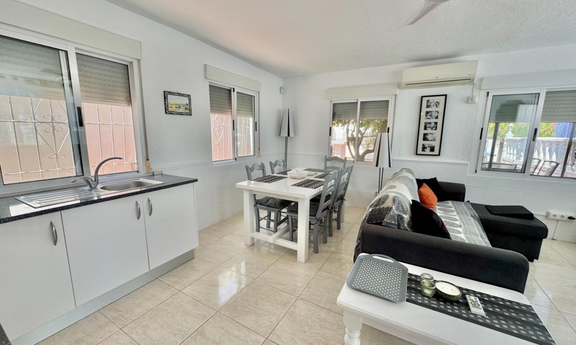 Wiederverkauf - Villa -
Dolores - Comunidad Valenciana