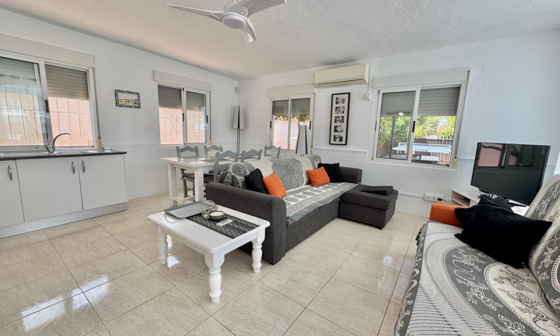 Wiederverkauf - Villa -
Dolores - Comunidad Valenciana