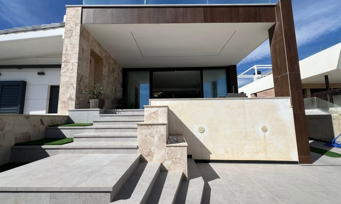 Resale - Villa -
Torrevieja - La Mata