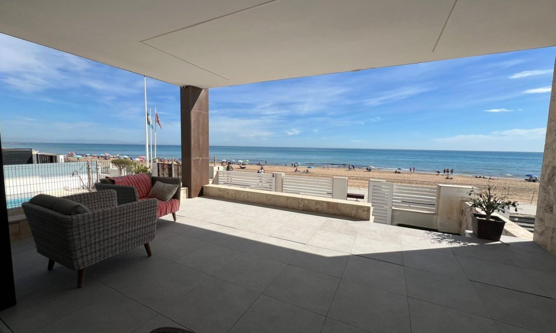 Resale - Villa -
Torrevieja - La Mata