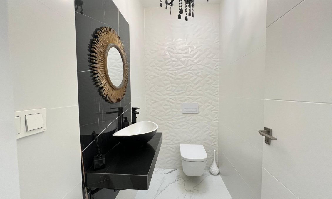 Resale - Villa -
Torrevieja - La Mata