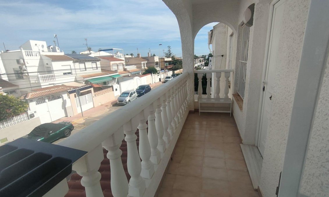 Wiederverkauf - Bungalow -
Torrevieja - Rosaleda-los Frutales