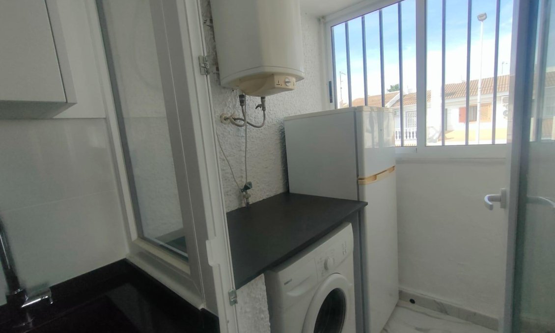 Wiederverkauf - Bungalow -
Torrevieja - Rosaleda-los Frutales