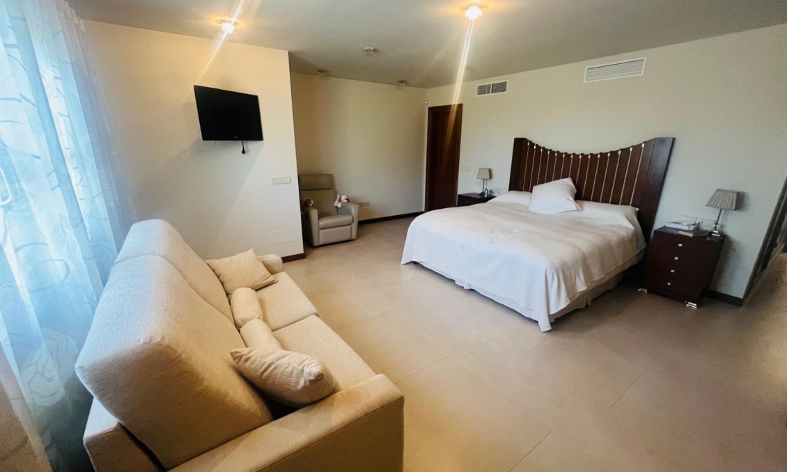 Wiederverkauf - Villa -
Sucina - Inland