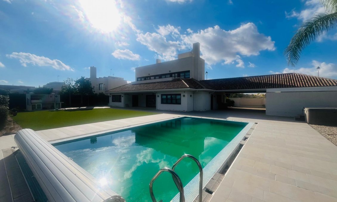 Wiederverkauf - Villa -
Sucina - Inland