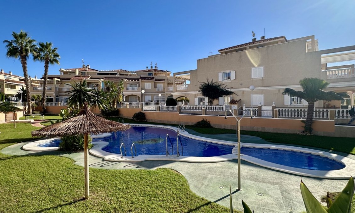 Wiederverkauf - Duplex -
Orihuela Costa - Costa Blanca