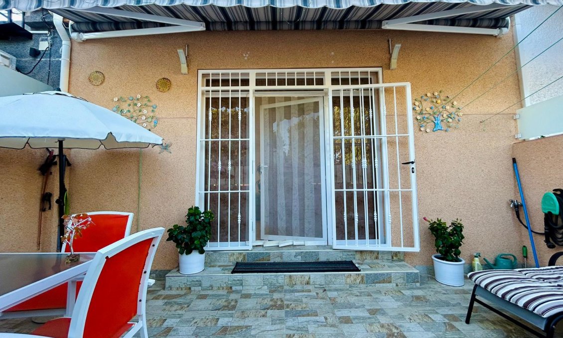 Revânzare - Town House -
Torrevieja - Costa Blanca
