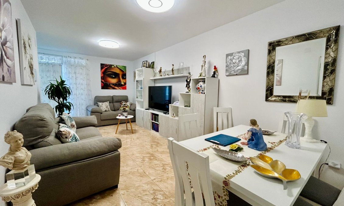 Revânzare - Town House -
Torrevieja - Costa Blanca