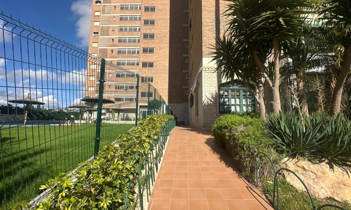 Resale - Apartment -
Orihuela Costa - Campoamor