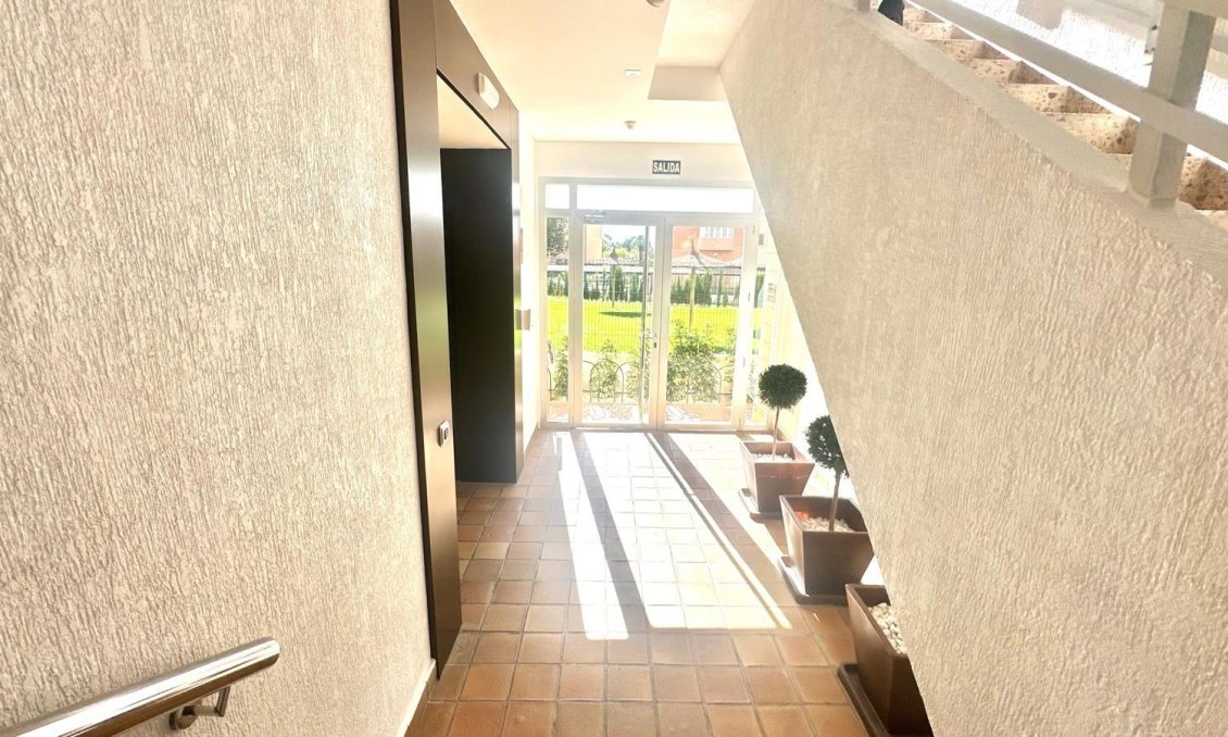 Resale - Apartment -
Orihuela Costa - Campoamor