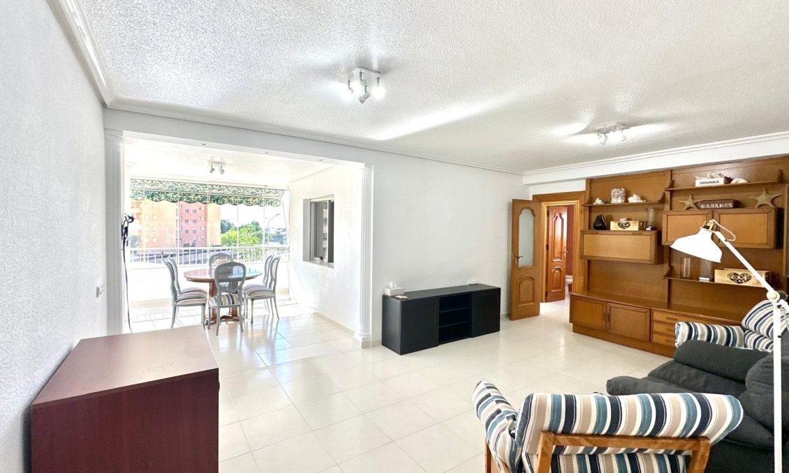 Resale - Apartment -
Orihuela Costa - Campoamor