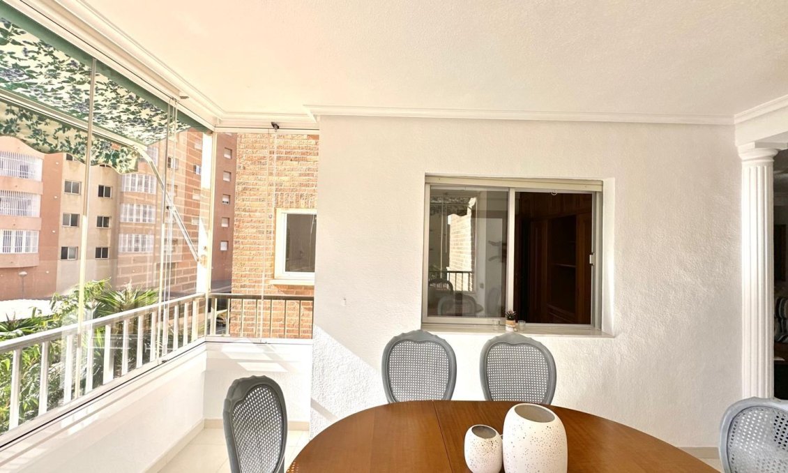 Resale - Apartment -
Orihuela Costa - Campoamor