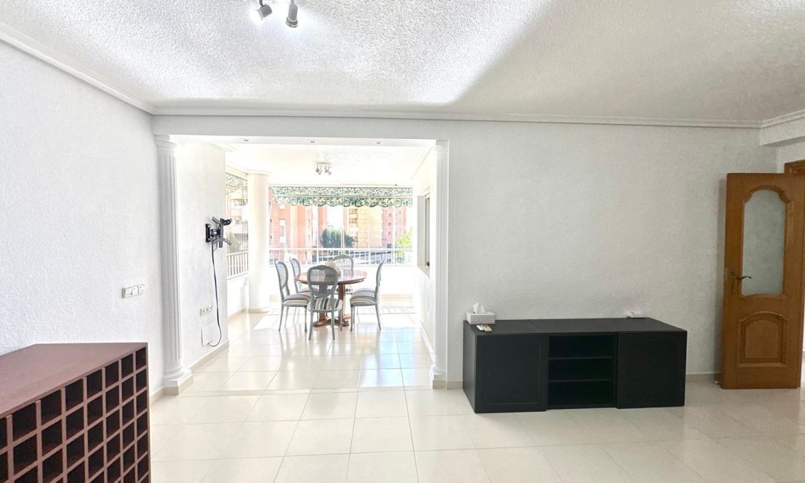 Resale - Apartment -
Orihuela Costa - Campoamor