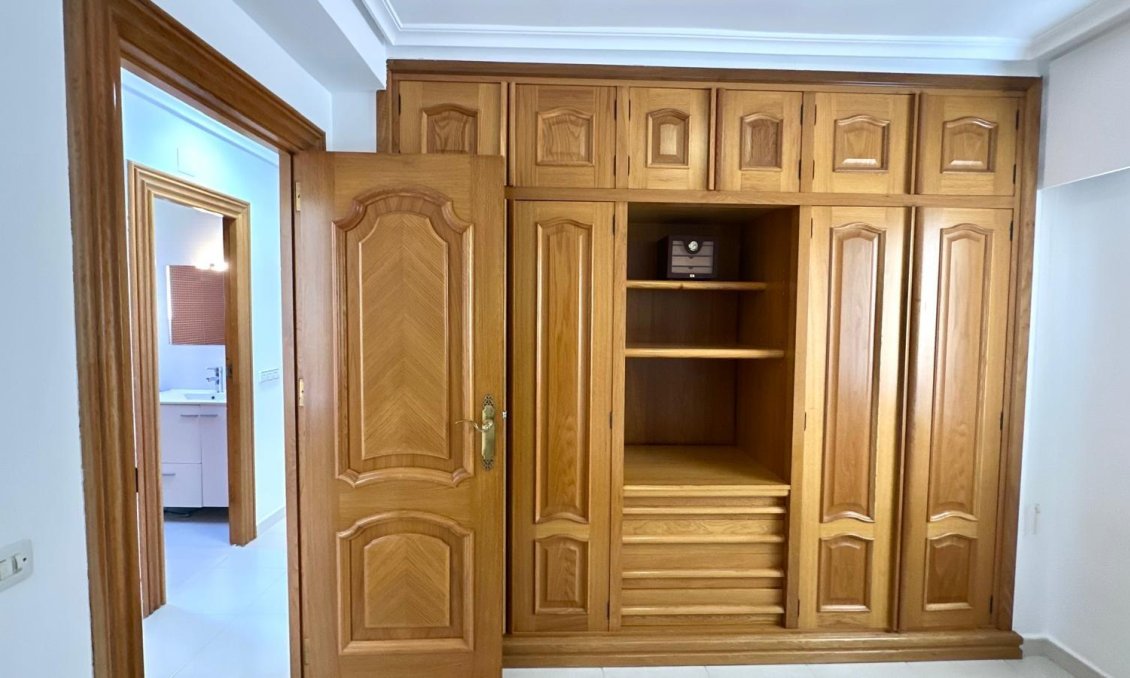 Resale - Apartment -
Orihuela Costa - Campoamor