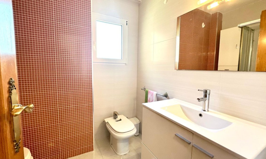 Resale - Apartment -
Orihuela Costa - Campoamor