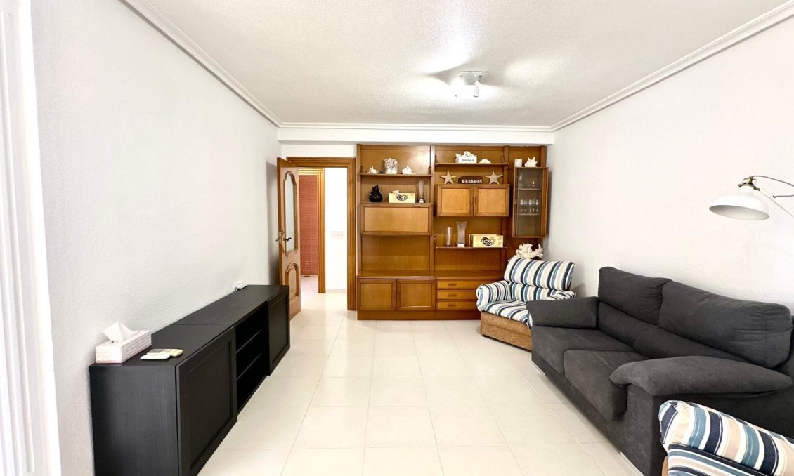 Resale - Apartment -
Orihuela Costa - Campoamor