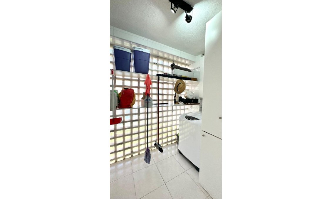 Resale - Apartment -
Orihuela Costa - Campoamor