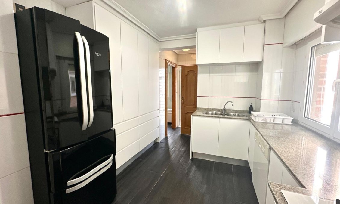 Resale - Apartment -
Orihuela Costa - Campoamor