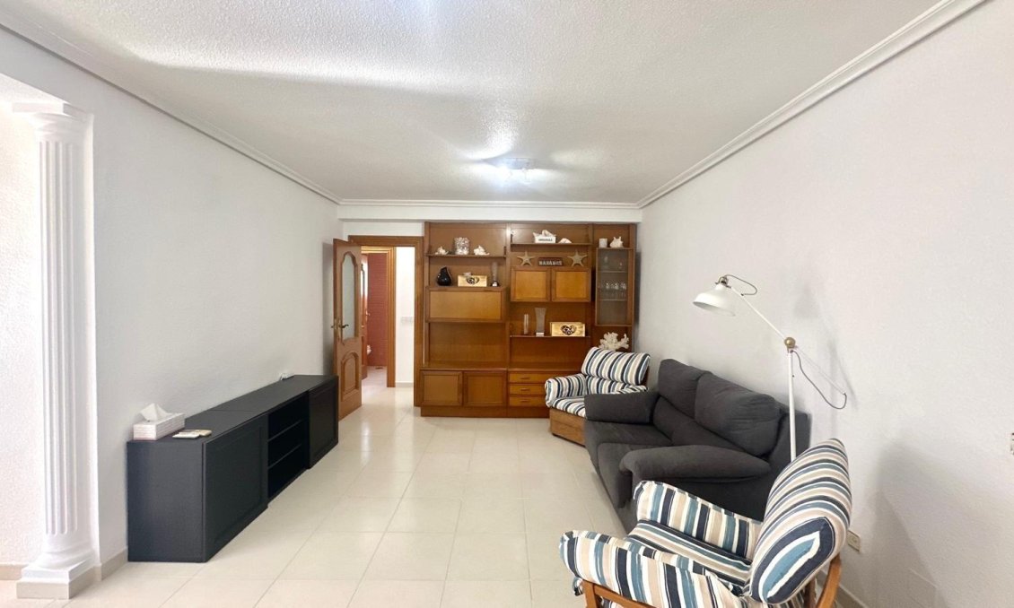 Resale - Apartment -
Orihuela Costa - Campoamor