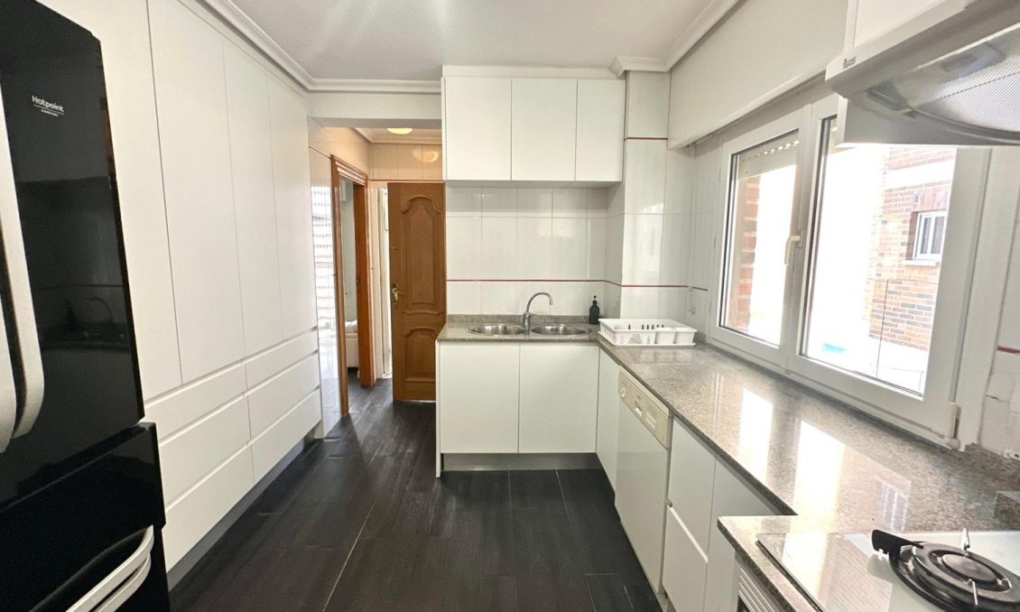 Resale - Apartment -
Orihuela Costa - Campoamor