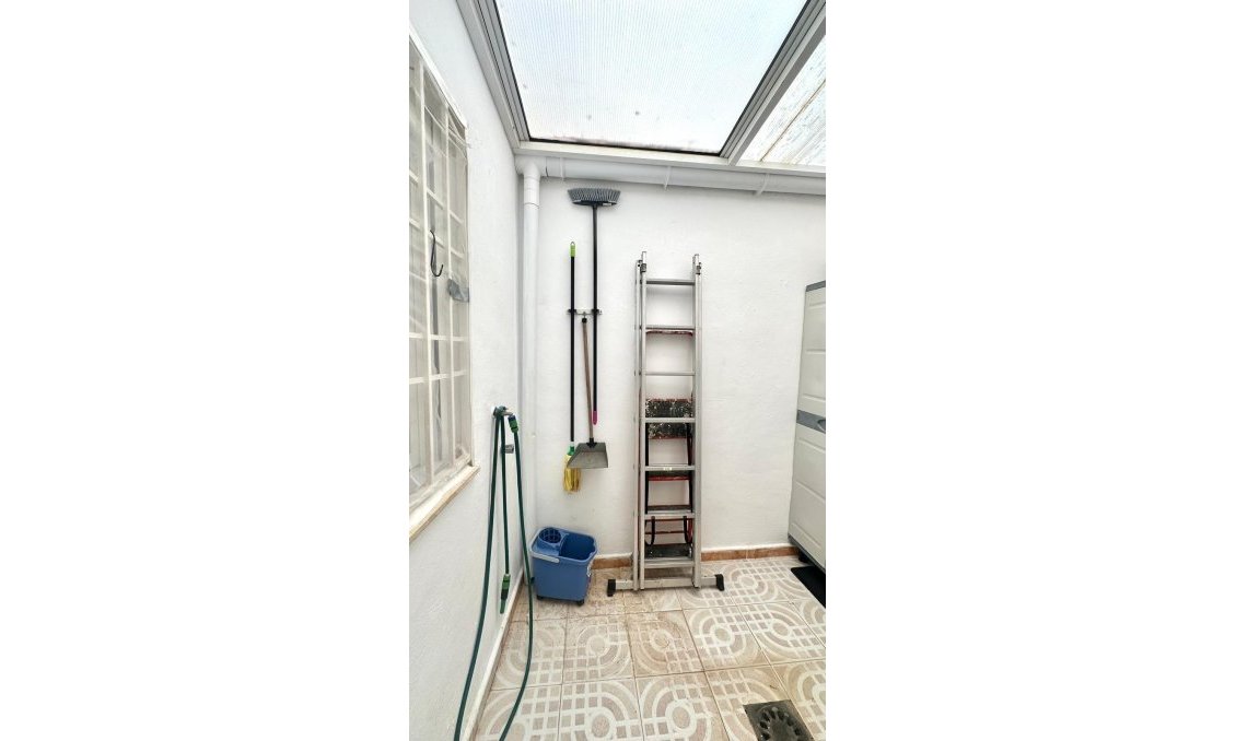 Resale - Bungalow -
Torrevieja - Torretas