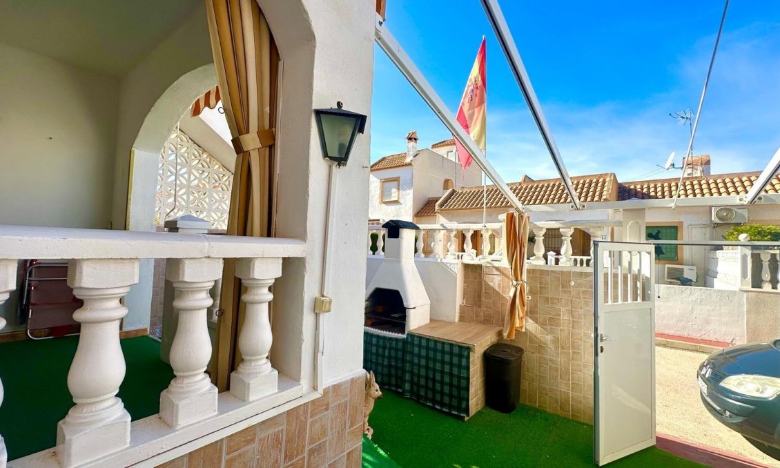 Resale - Bungalow -
Torrevieja - Torretas