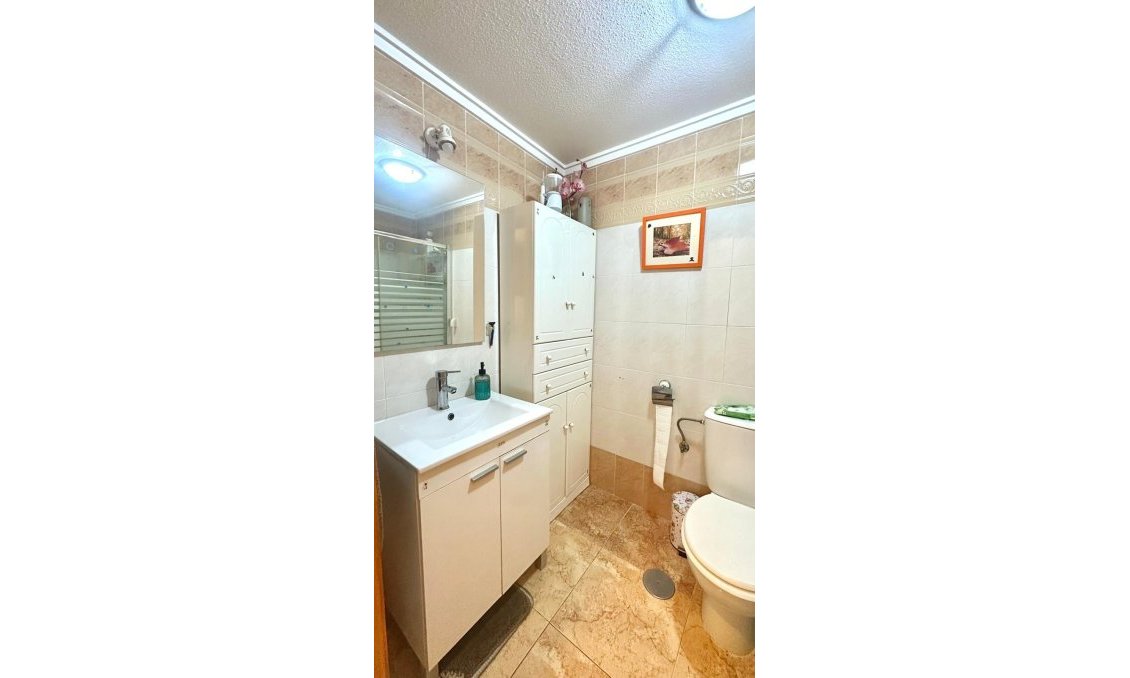 Resale - Bungalow -
Torrevieja - Torretas