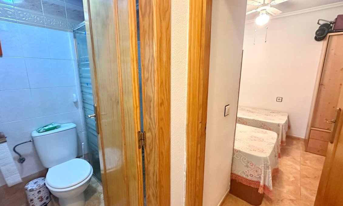 Resale - Bungalow -
Torrevieja - Torretas