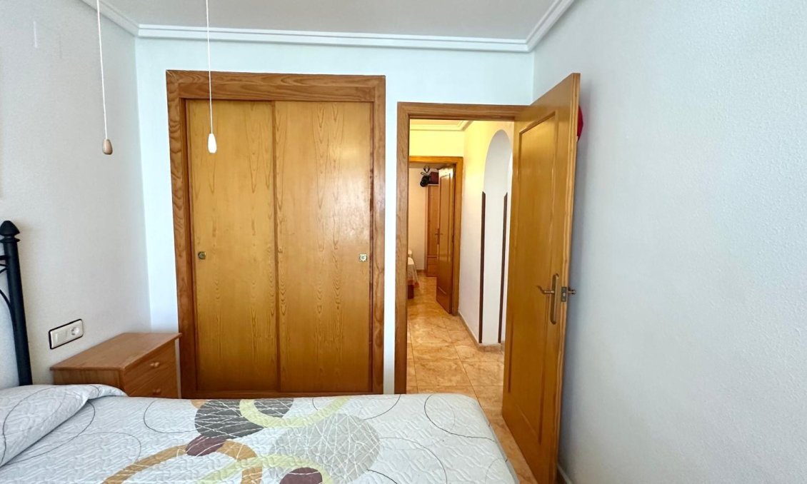 Resale - Bungalow -
Torrevieja - Torretas