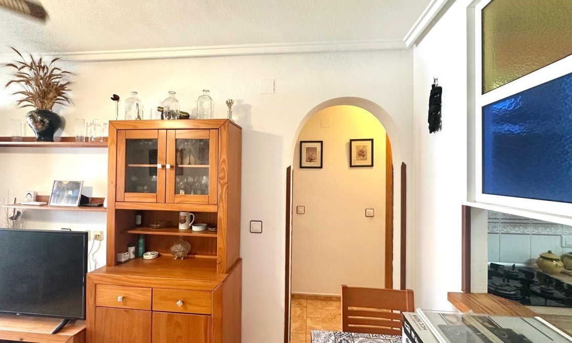 Resale - Bungalow -
Torrevieja - Torretas