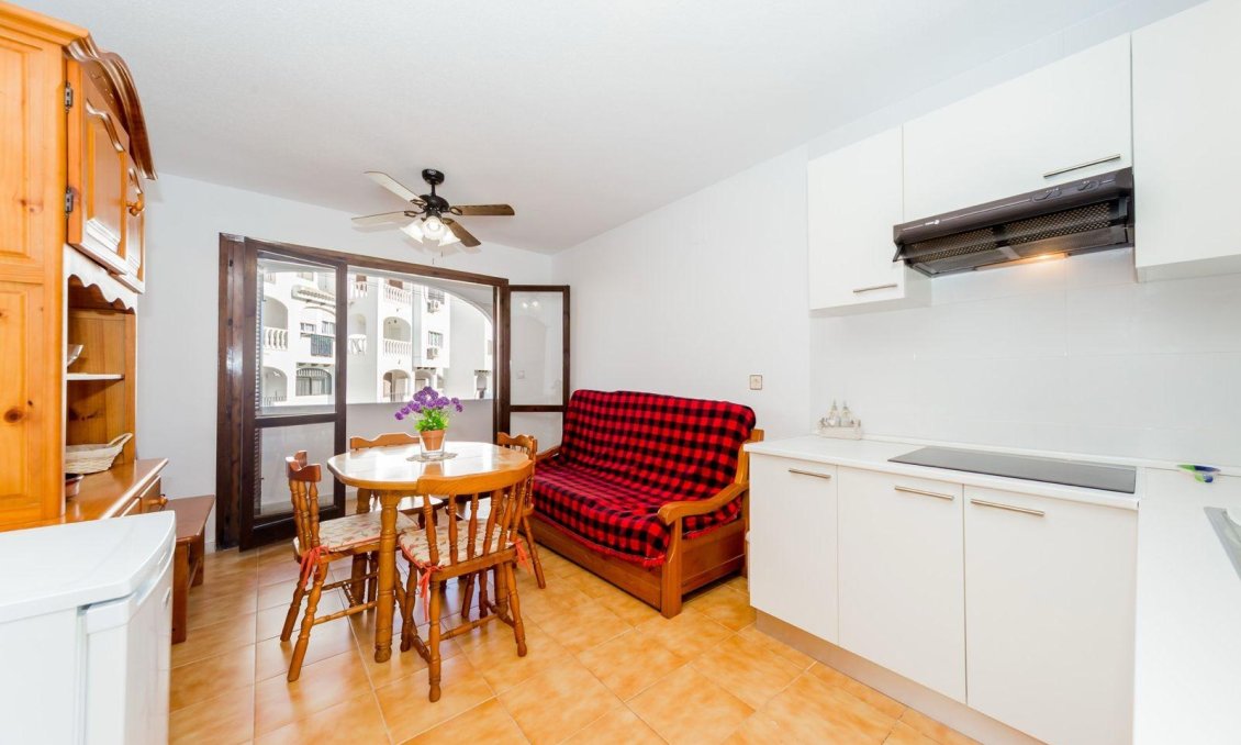 Resale - Apartment -
Torrevieja - Calas Blanca