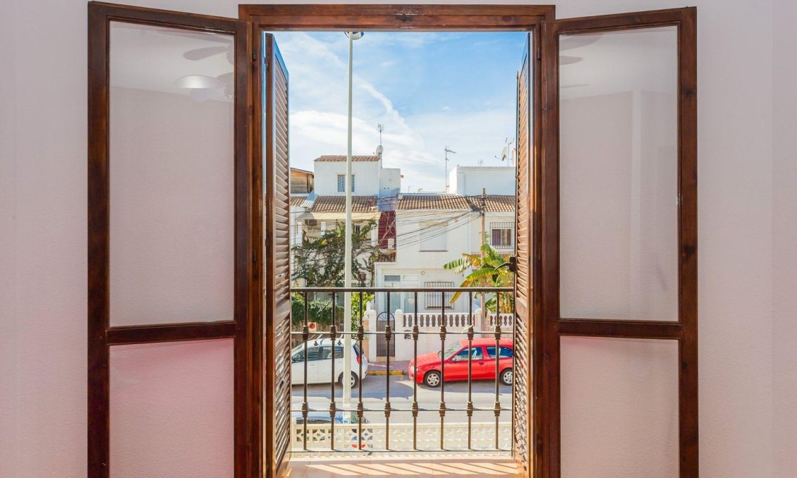 Resale - Apartment -
Torrevieja - Calas Blanca