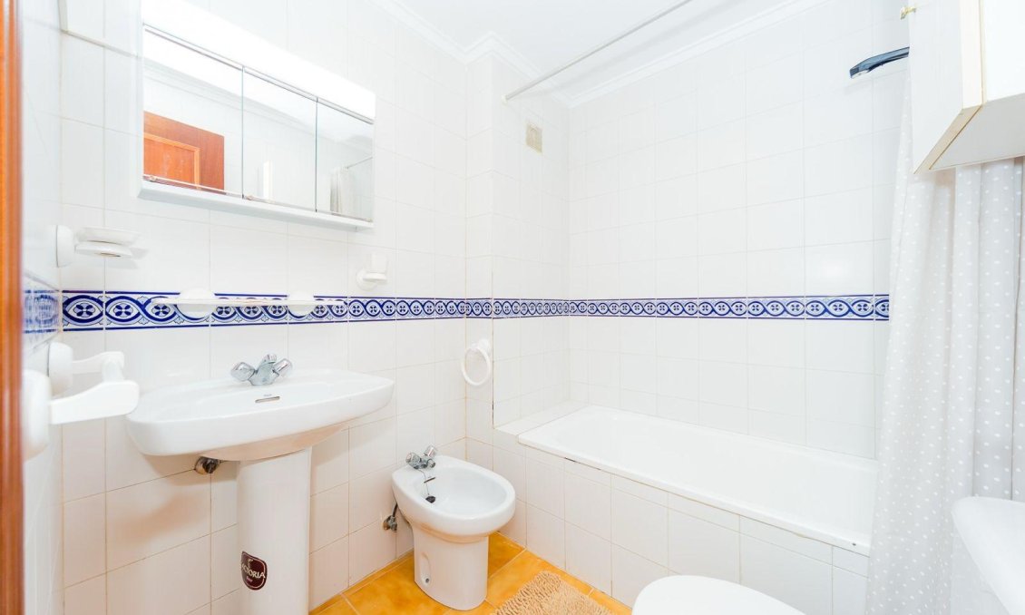 Resale - Apartment -
Torrevieja - Calas Blanca
