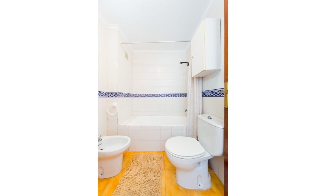 Resale - Apartment -
Torrevieja - Calas Blanca