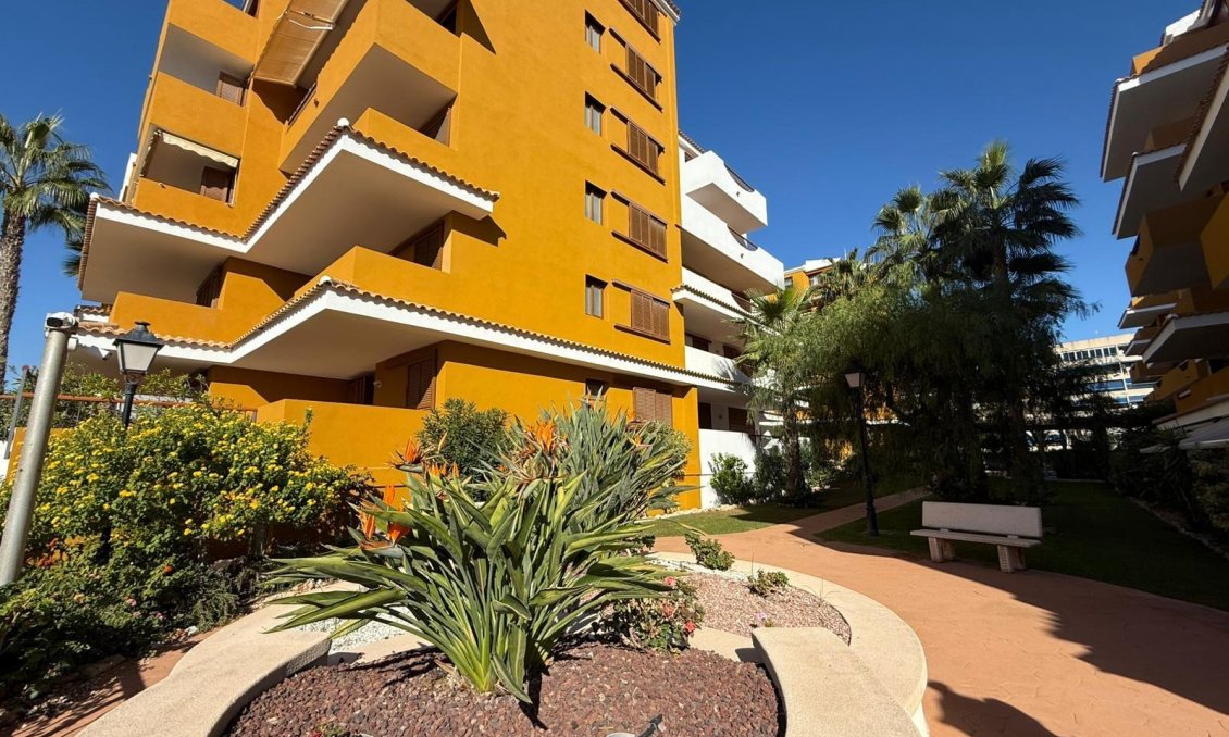 Revânzare - Apartament -
Torrevieja - Punta Prima