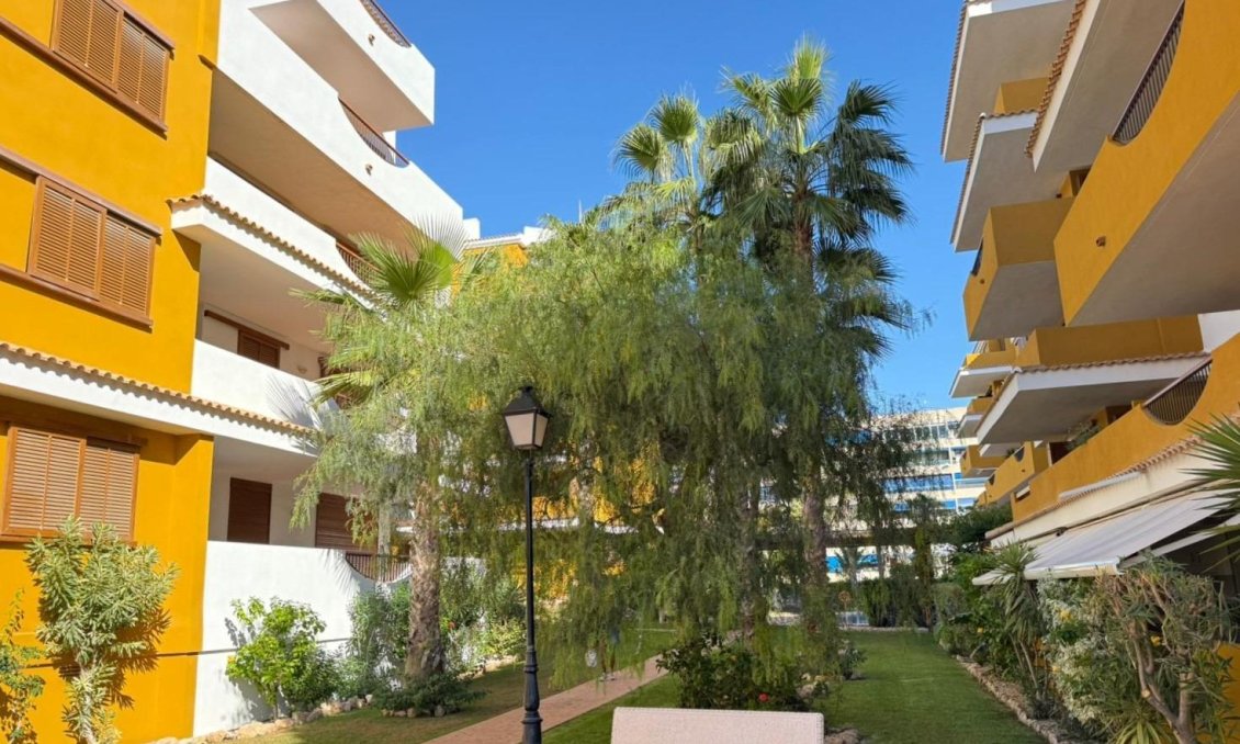 Revânzare - Apartament -
Torrevieja - Punta Prima