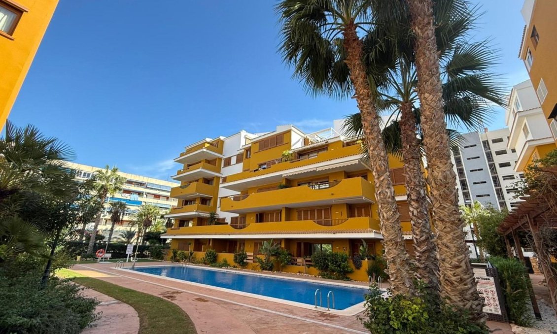 Revânzare - Apartament -
Torrevieja - Punta Prima