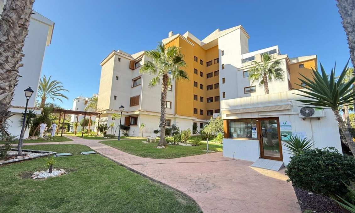 Revânzare - Apartament -
Torrevieja - Punta Prima