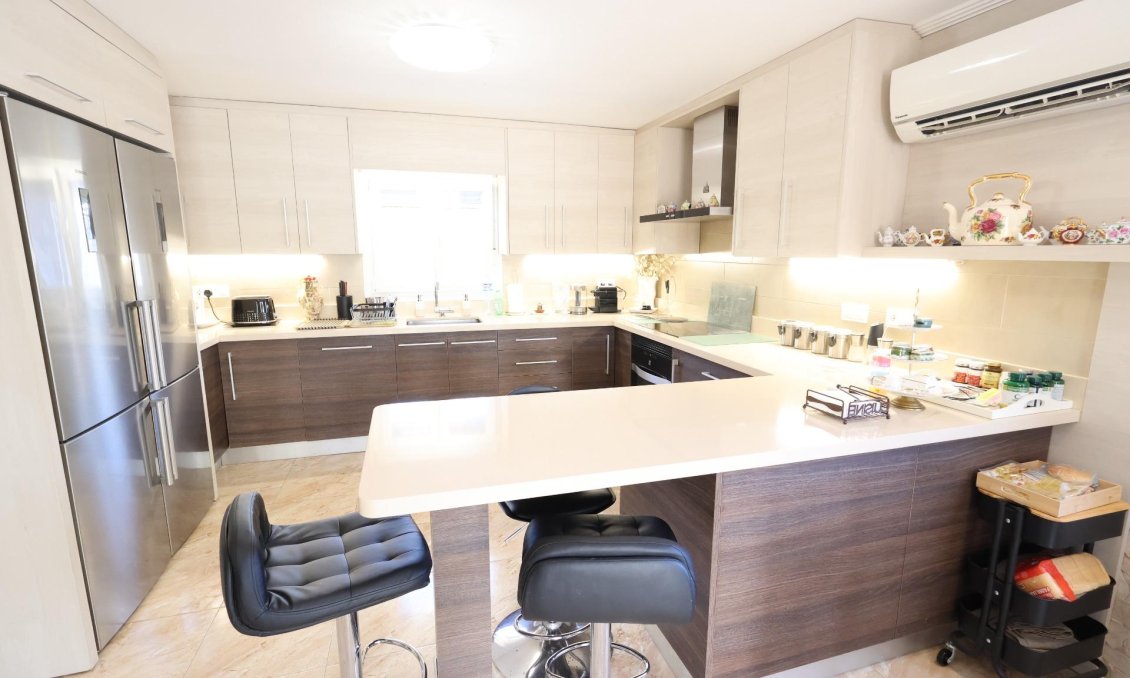 Resale - Villa -
Torrevieja - Costa Blanca