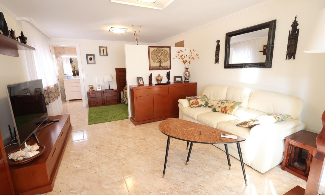 Resale - Villa -
Torrevieja - Costa Blanca