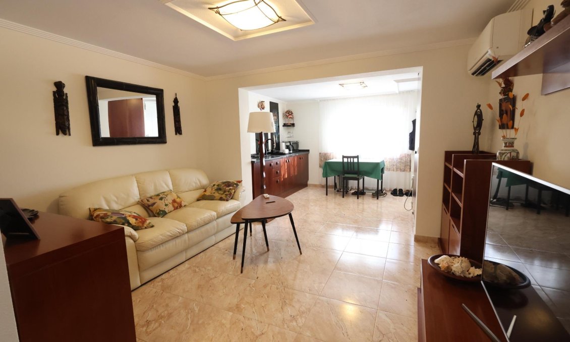 Resale - Villa -
Torrevieja - Costa Blanca
